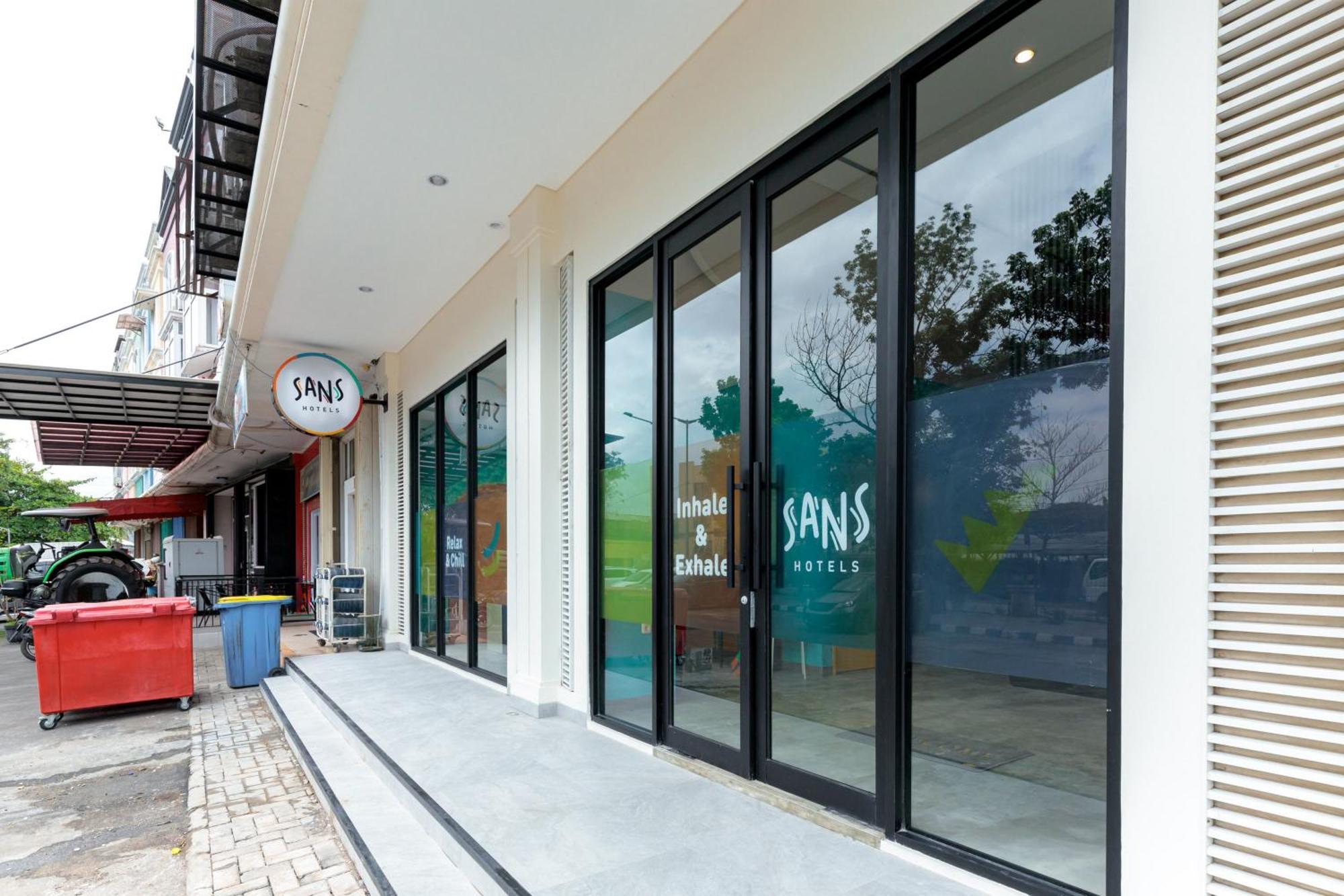 Sans Hotel Kelapa Gading Cakarta Dış mekan fotoğraf